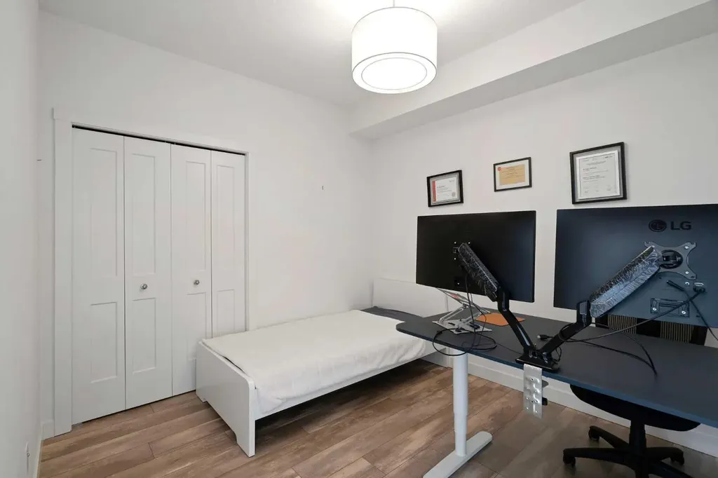 20 Seton Park SE Calgary AB T3M 2V4