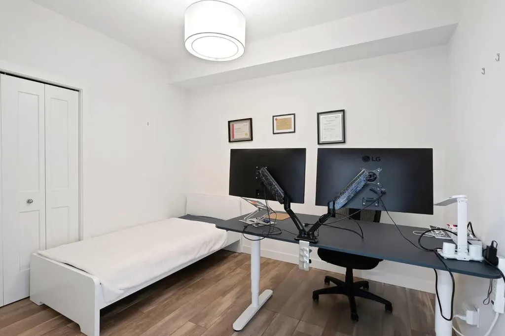 20 Seton Park SE Calgary AB T3M 2V4