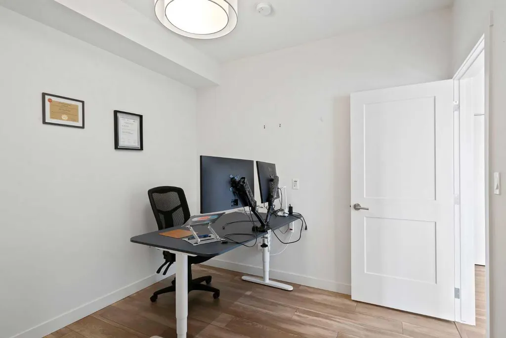 20 Seton Park SE Calgary AB T3M 2V4