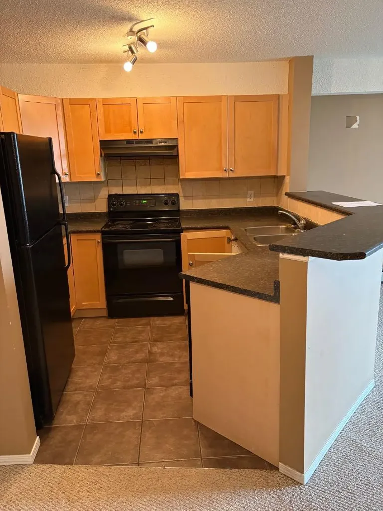 2518 Fish Creek Boulevard SW Calgary AB T2Y 4T6