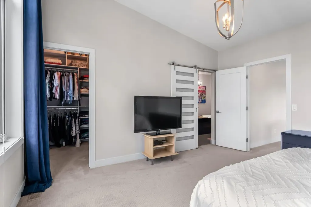 2741 16a Street SE Calgary AB T2G 3T3