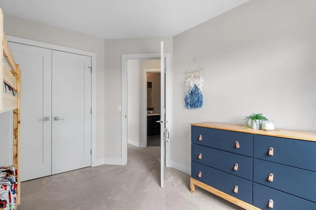 2741 16a Street SE Calgary AB T2G 3T3