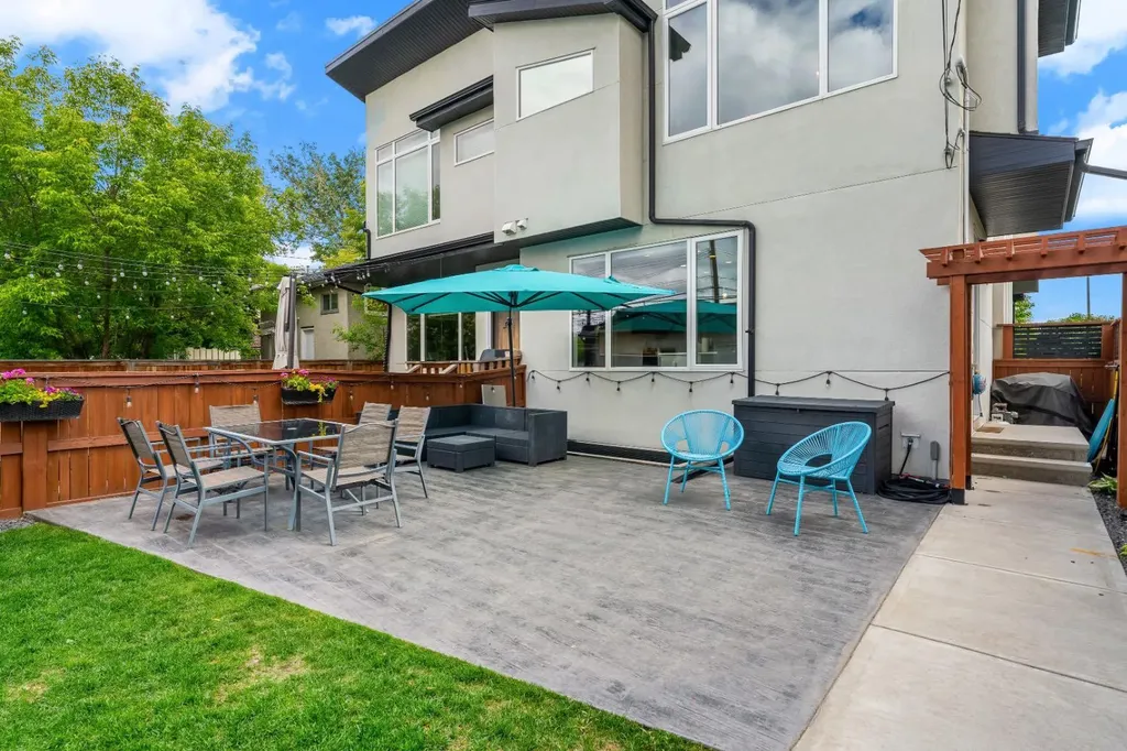 2741 16a Street SE Calgary AB T2G 3T3
