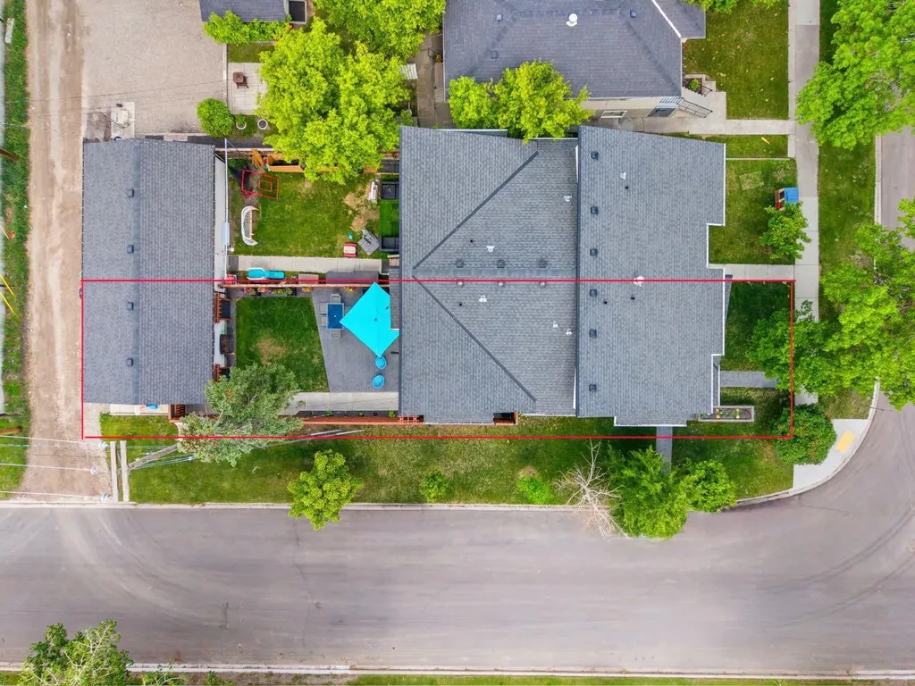 2741 16a Street SE Calgary AB T2G 3T3