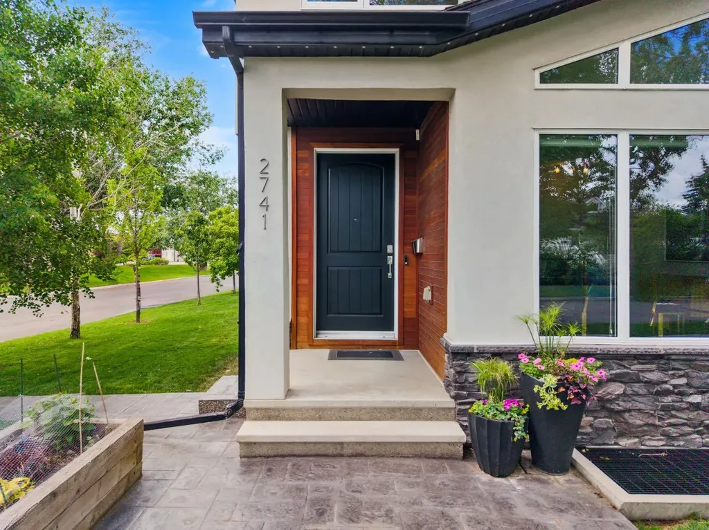 2741 16a Street SE Calgary AB T2G 3T3