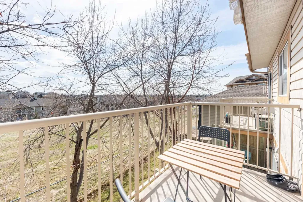 281 Citadel Point NW Calgary AB T3G 5L2