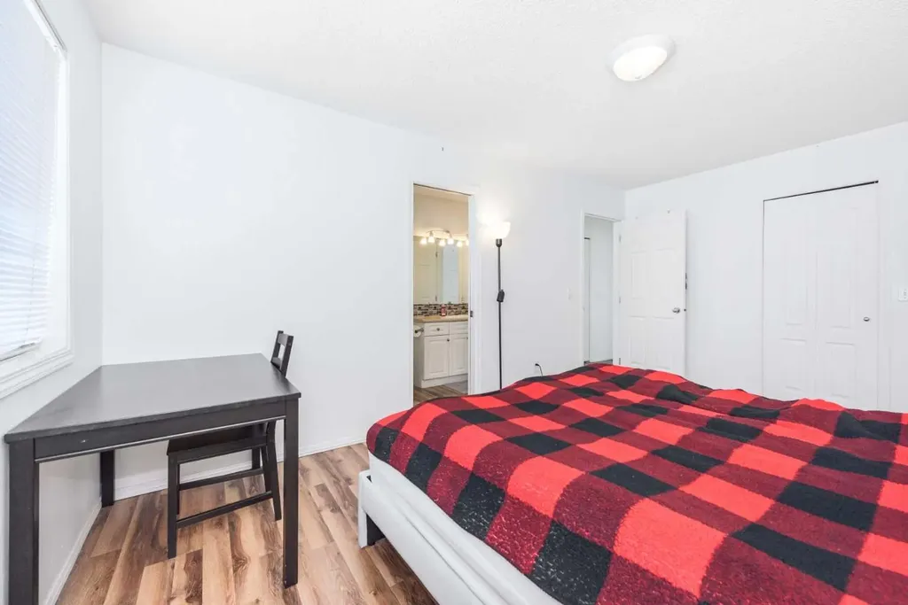 281 Citadel Point NW Calgary AB T3G 5L2