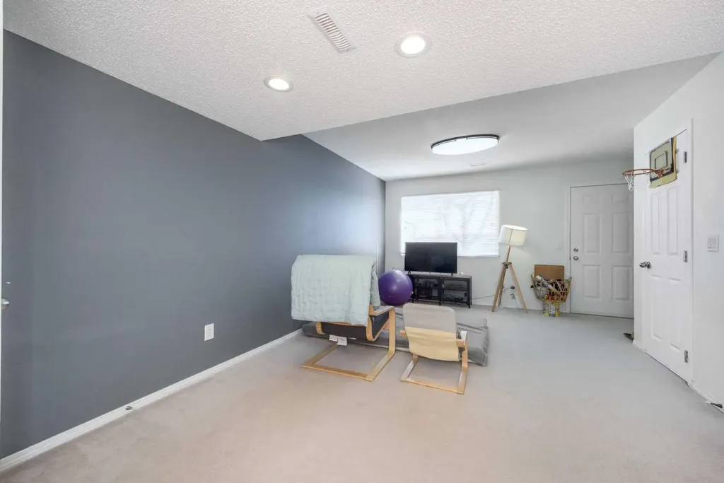 281 Citadel Point NW Calgary AB T3G 5L2