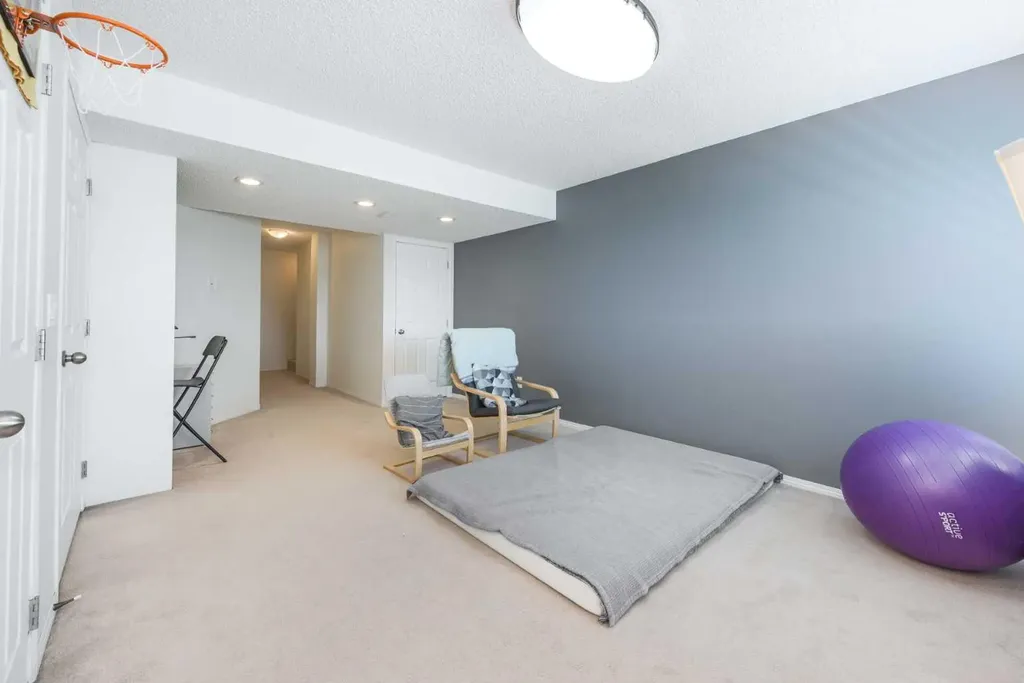 281 Citadel Point NW Calgary AB T3G 5L2