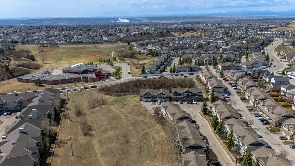 281 Citadel Point NW Calgary AB T3G 5L2