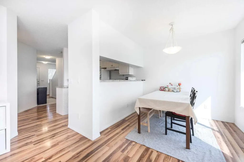 281 Citadel Point NW Calgary AB T3G 5L2