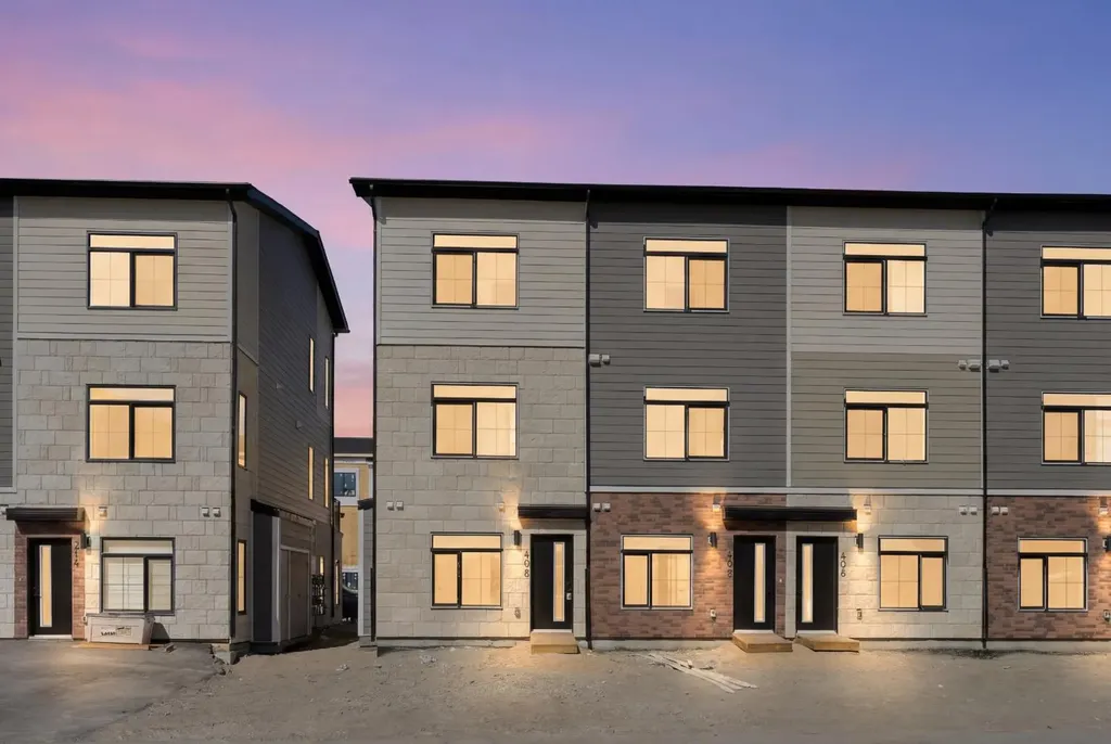 156 Park Street Cochrane AB T4C2B8