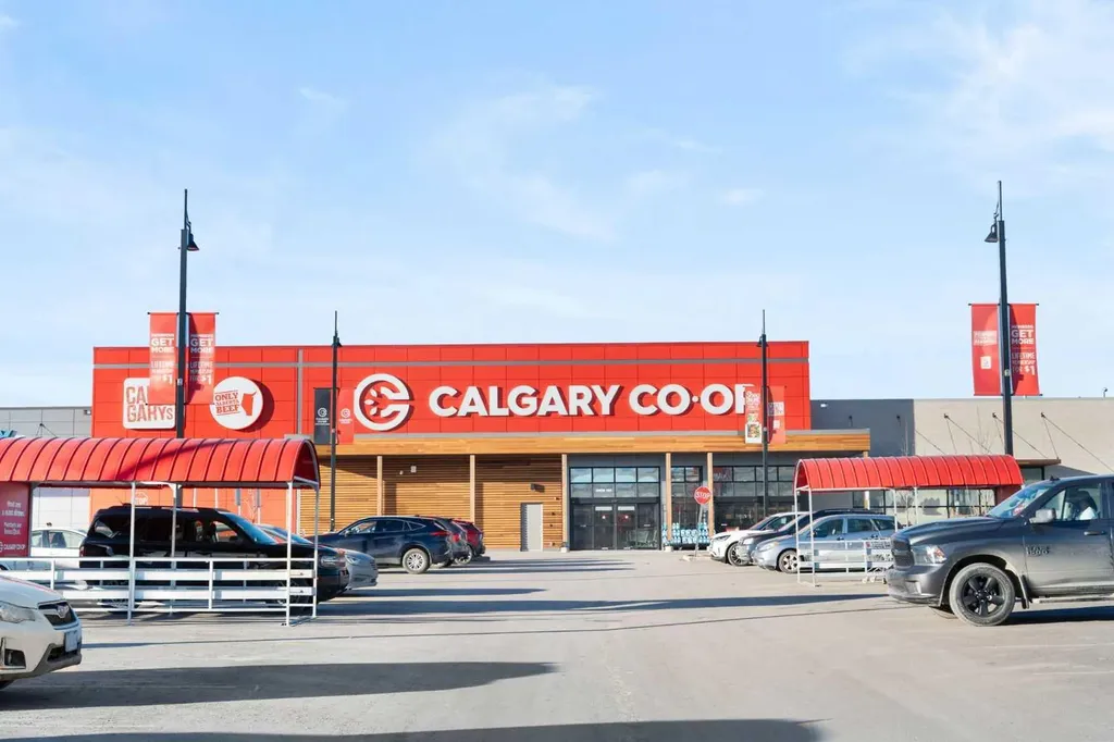 156 Park Street Cochrane AB T4C2B8