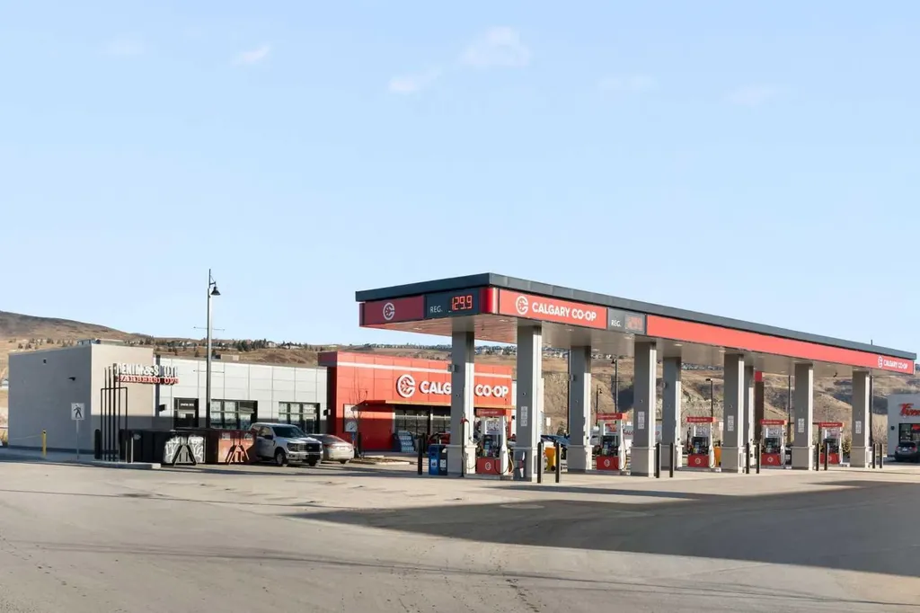 156 Park Street Cochrane AB T4C2B8