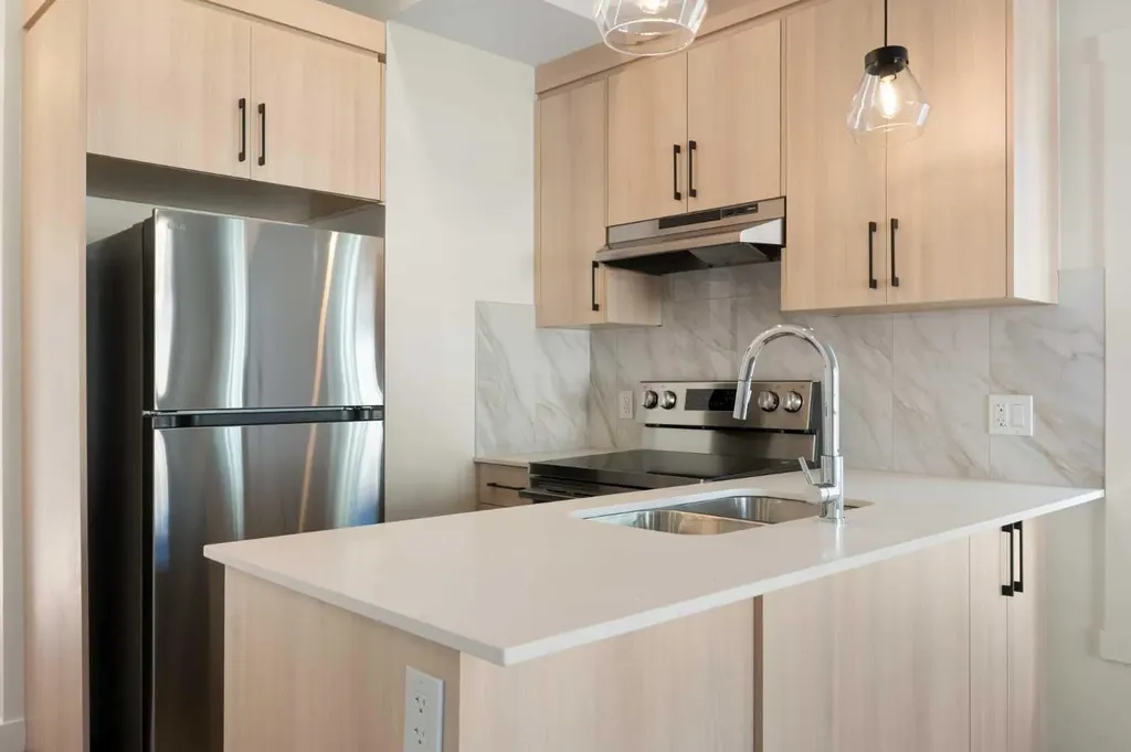 156 Park Street Cochrane AB T4C2B8