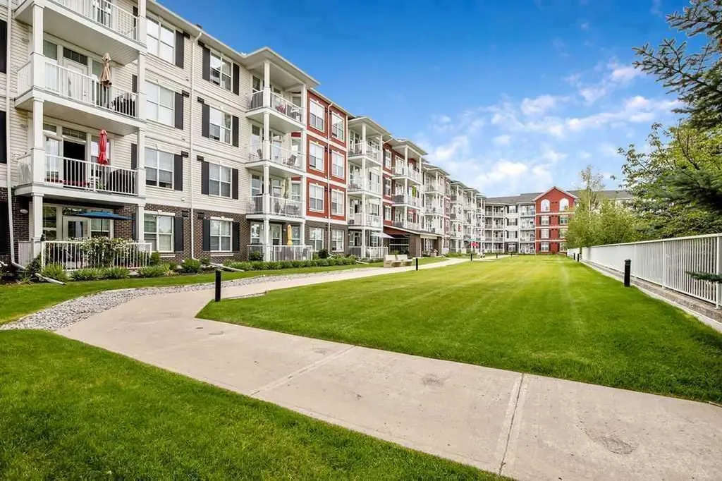 1 Crystal Green Lane Okotoks AB T1S 0C5