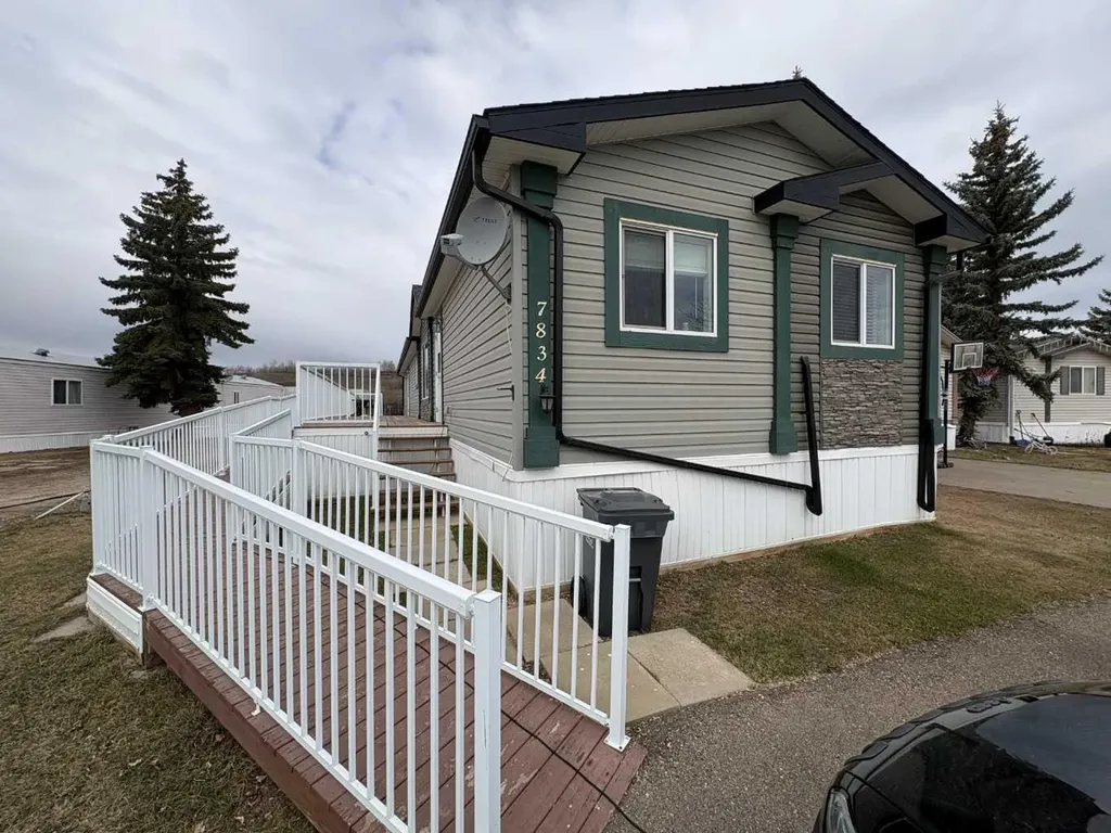 7834 97 Avenue Peace River AB T8S 1W5