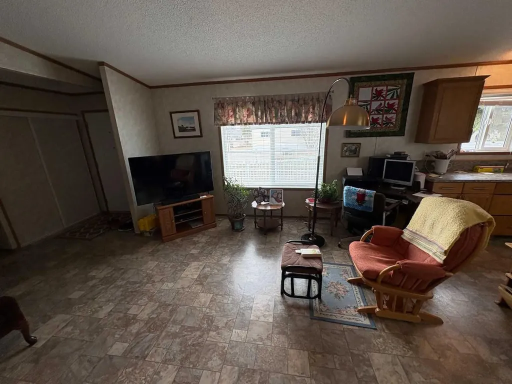7834 97 Avenue Peace River AB T8S 1W5