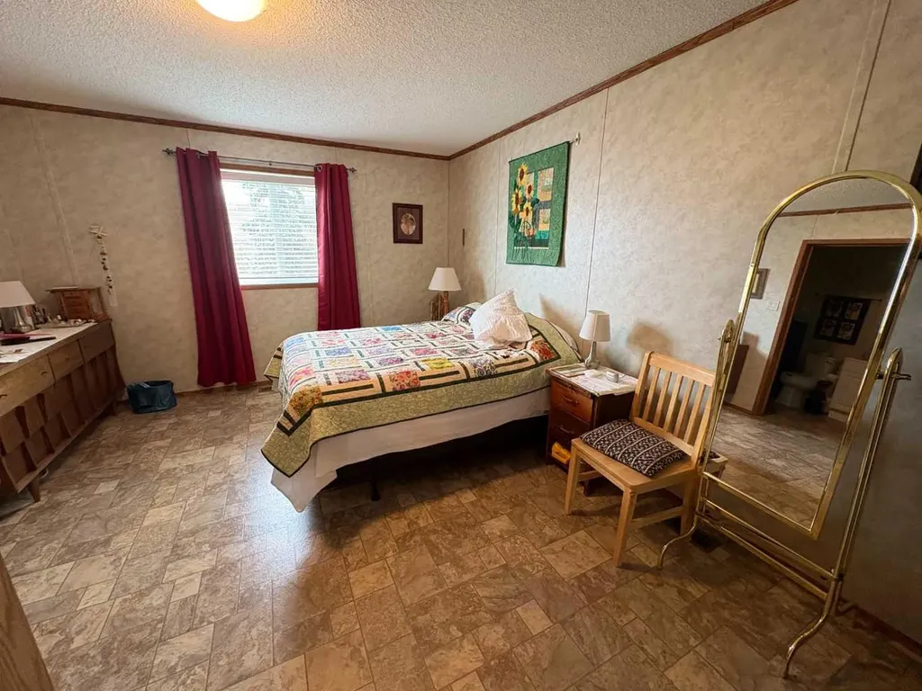 7834 97 Avenue Peace River AB T8S 1W5