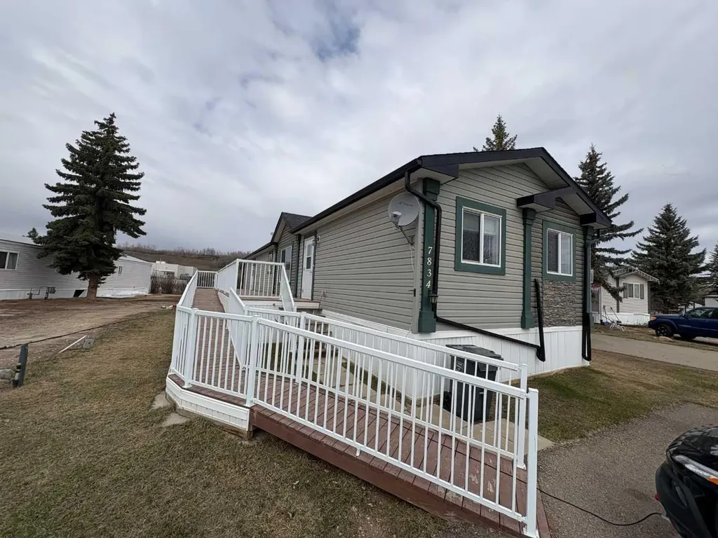 7834 97 Avenue Peace River AB T8S 1W5