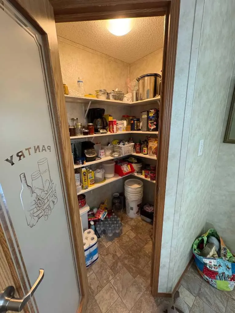 7834 97 Avenue Peace River AB T8S 1W5