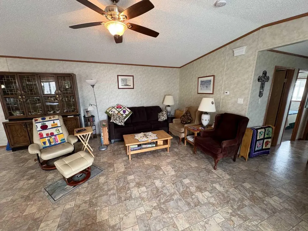 7834 97 Avenue Peace River AB T8S 1W5
