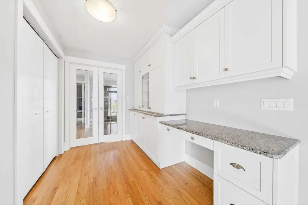 1728 Lake Bonavista Drive SE Calgary AB T2J 3B5
