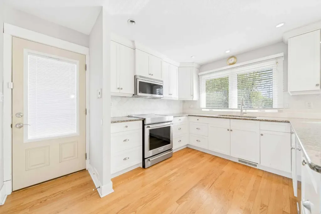 1728 Lake Bonavista Drive SE Calgary AB T2J 3B5