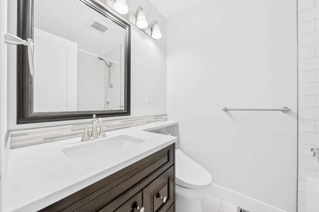 1728 Lake Bonavista Drive SE Calgary AB T2J 3B5