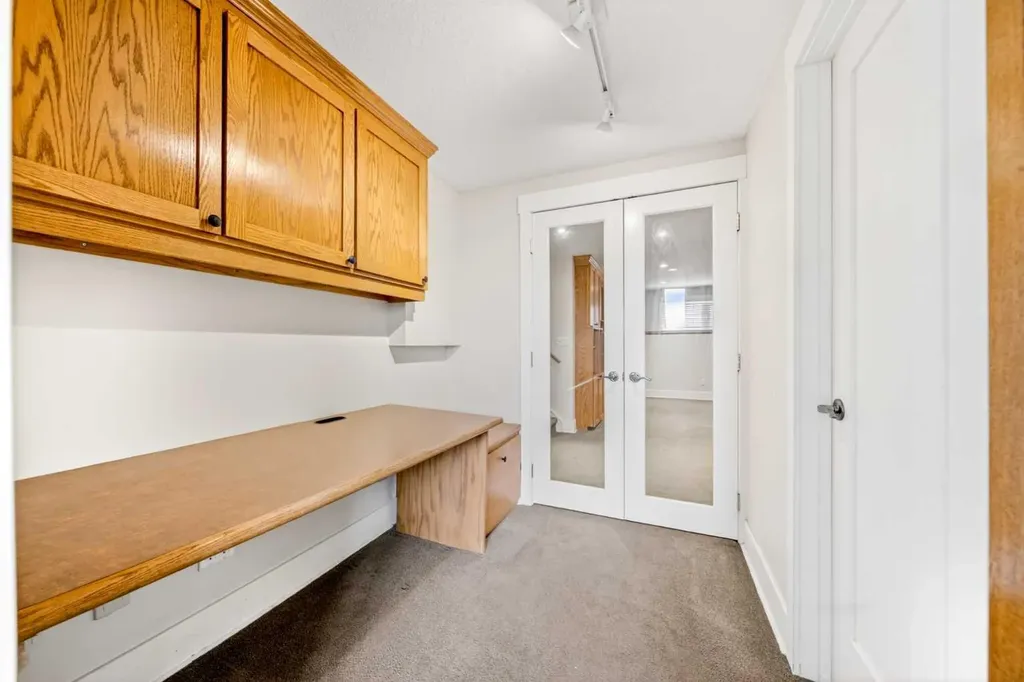 1728 Lake Bonavista Drive SE Calgary AB T2J 3B5