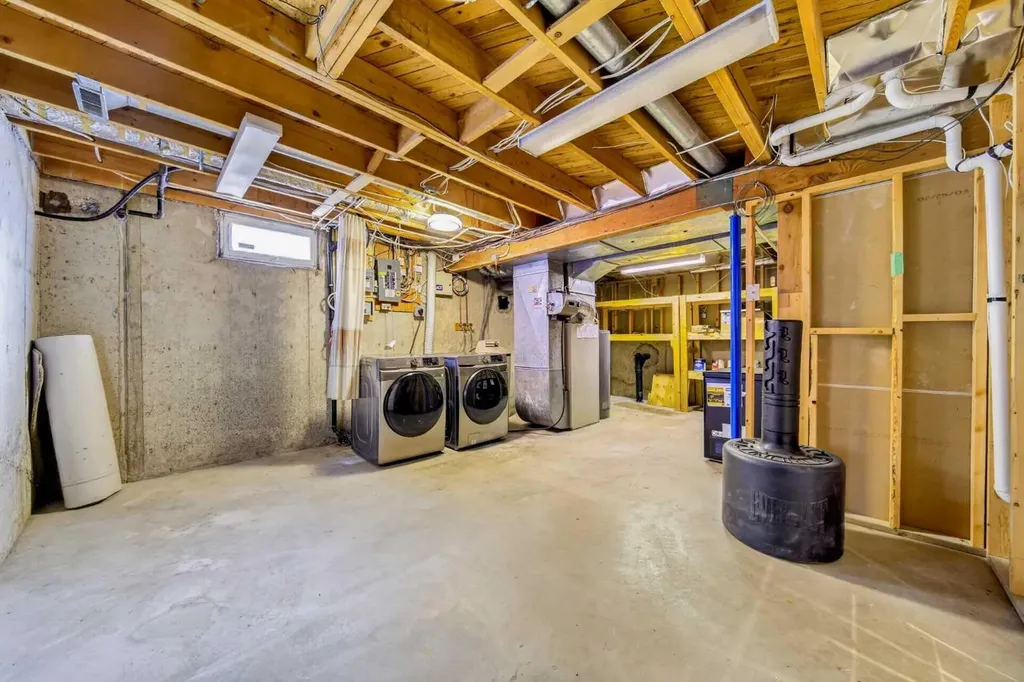 1728 Lake Bonavista Drive SE Calgary AB T2J 3B5