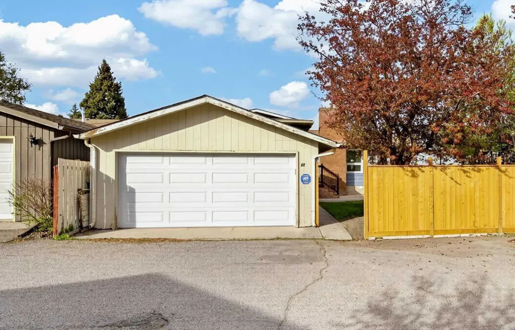 1728 Lake Bonavista Drive SE Calgary AB T2J 3B5