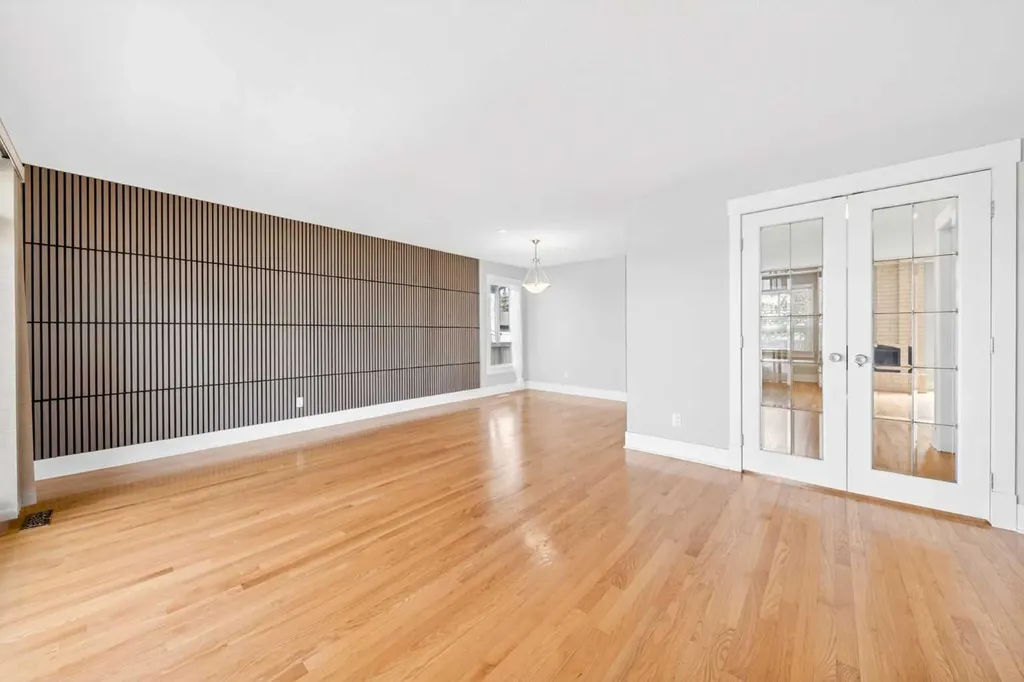 1728 Lake Bonavista Drive SE Calgary AB T2J 3B5
