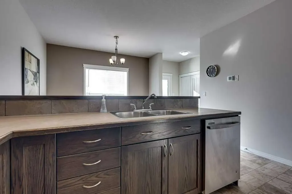 50 Lucky Place Sylvan Lake AB T4S 0E3