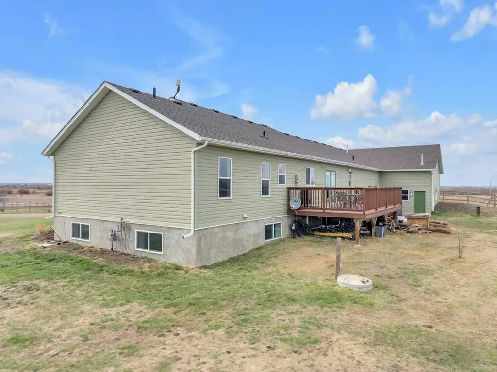 1 -251061 Township Road 431a Rural Ponoka County AB T4J 1R1