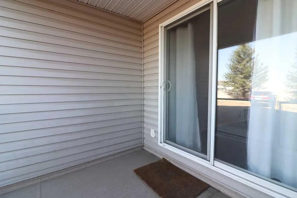 1648 Saamis Drive NW Medicine Hat AB T1B4X1