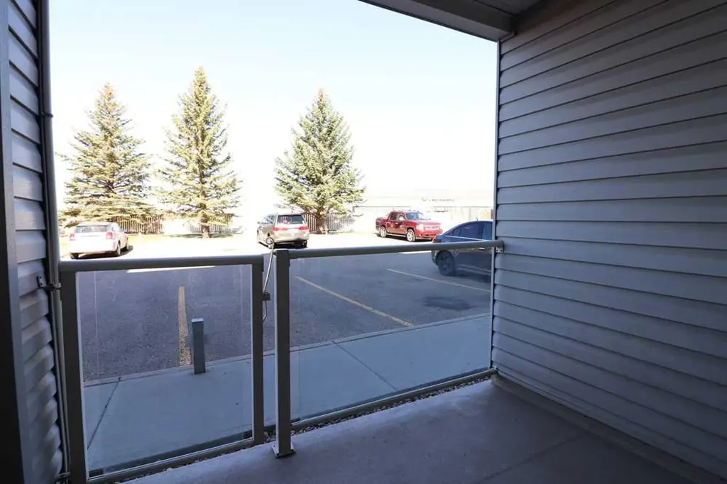 1648 Saamis Drive NW Medicine Hat AB T1B4X1