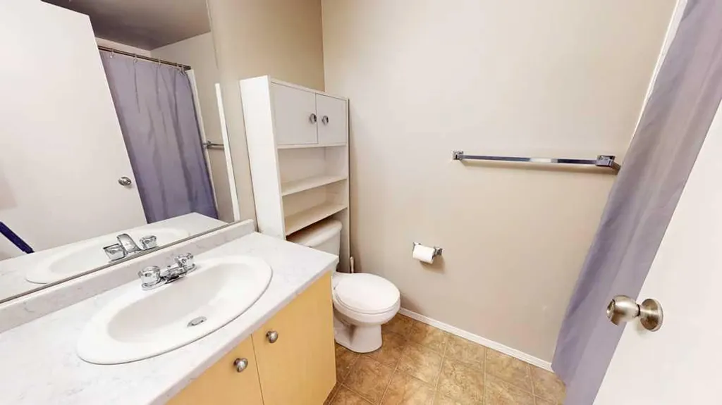 1648 Saamis Drive NW Medicine Hat AB T1B4X1