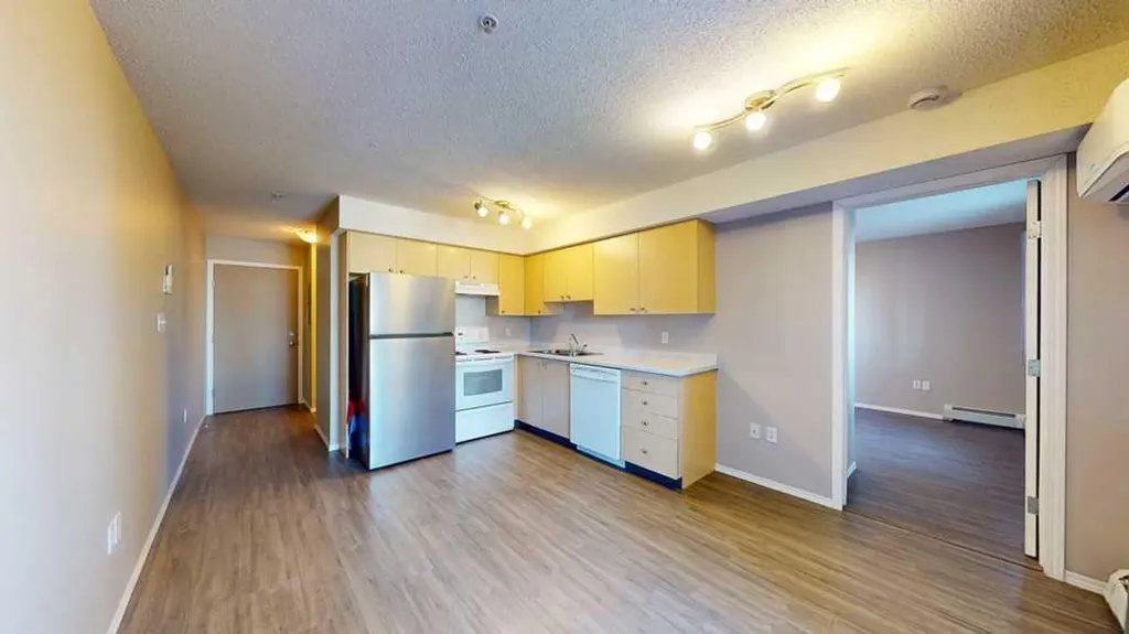 1648 Saamis Drive NW Medicine Hat AB T1B4X1