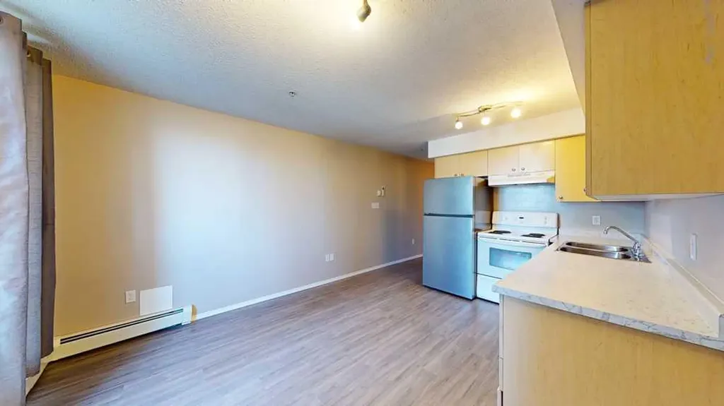 1648 Saamis Drive NW Medicine Hat AB T1B4X1