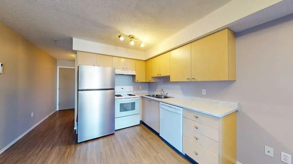 1648 Saamis Drive NW Medicine Hat AB T1B4X1