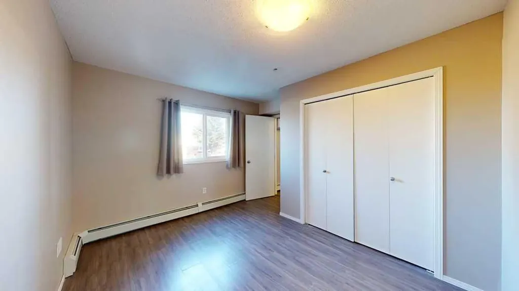 1648 Saamis Drive NW Medicine Hat AB T1B4X1