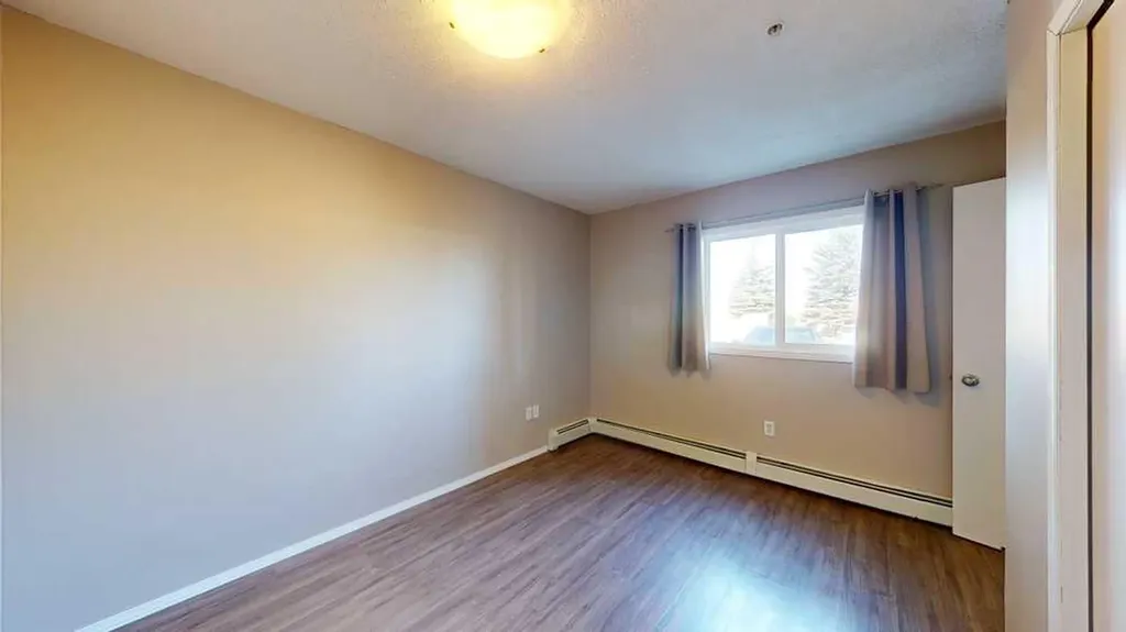 1648 Saamis Drive NW Medicine Hat AB T1B4X1