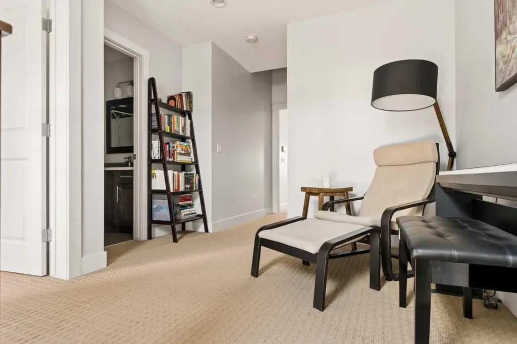1825 33 Avenue SW Calgary AB T2T 1Z1
