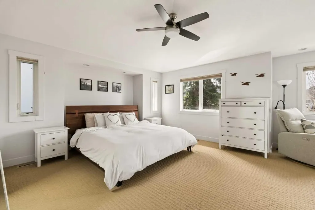 1825 33 Avenue SW Calgary AB T2T 1Z1
