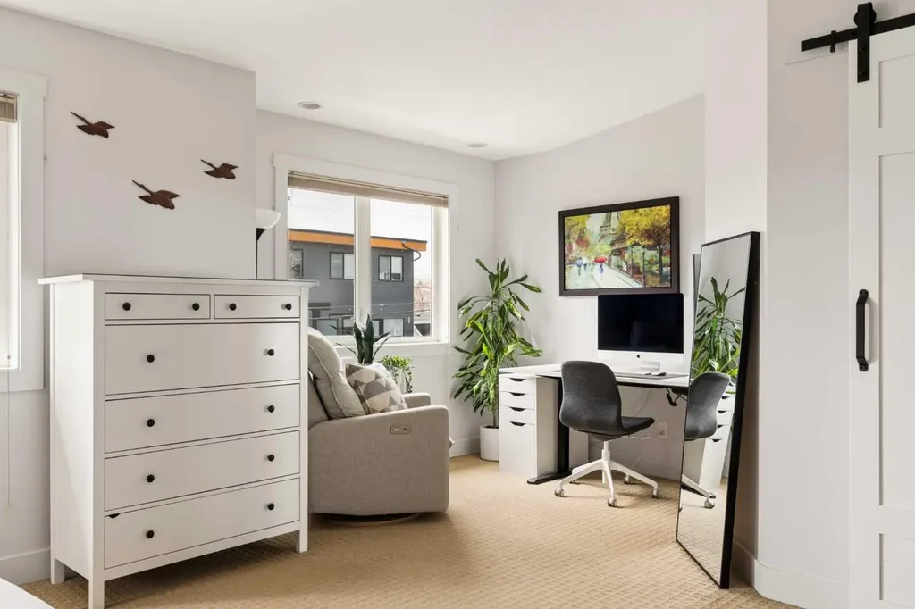 1825 33 Avenue SW Calgary AB T2T 1Z1