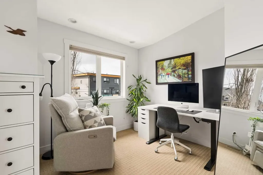 1825 33 Avenue SW Calgary AB T2T 1Z1