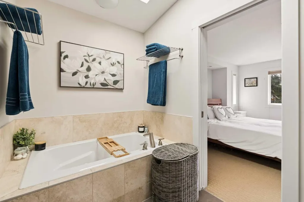 1825 33 Avenue SW Calgary AB T2T 1Z1