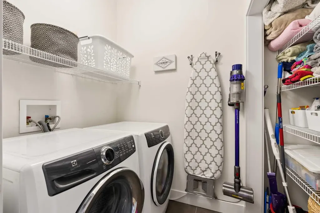 1825 33 Avenue SW Calgary AB T2T 1Z1