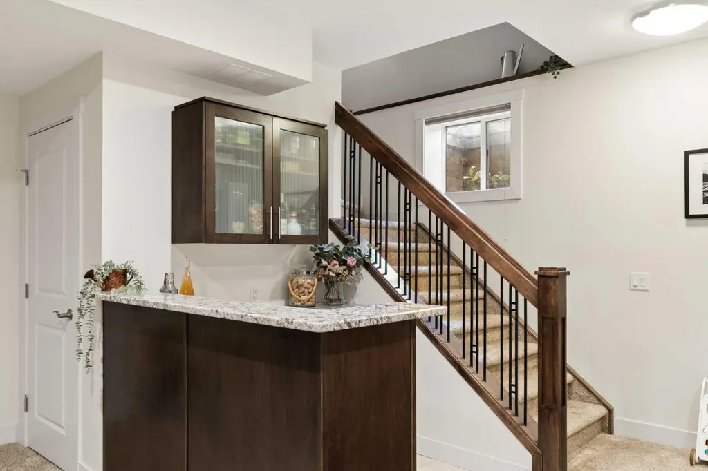 1825 33 Avenue SW Calgary AB T2T 1Z1